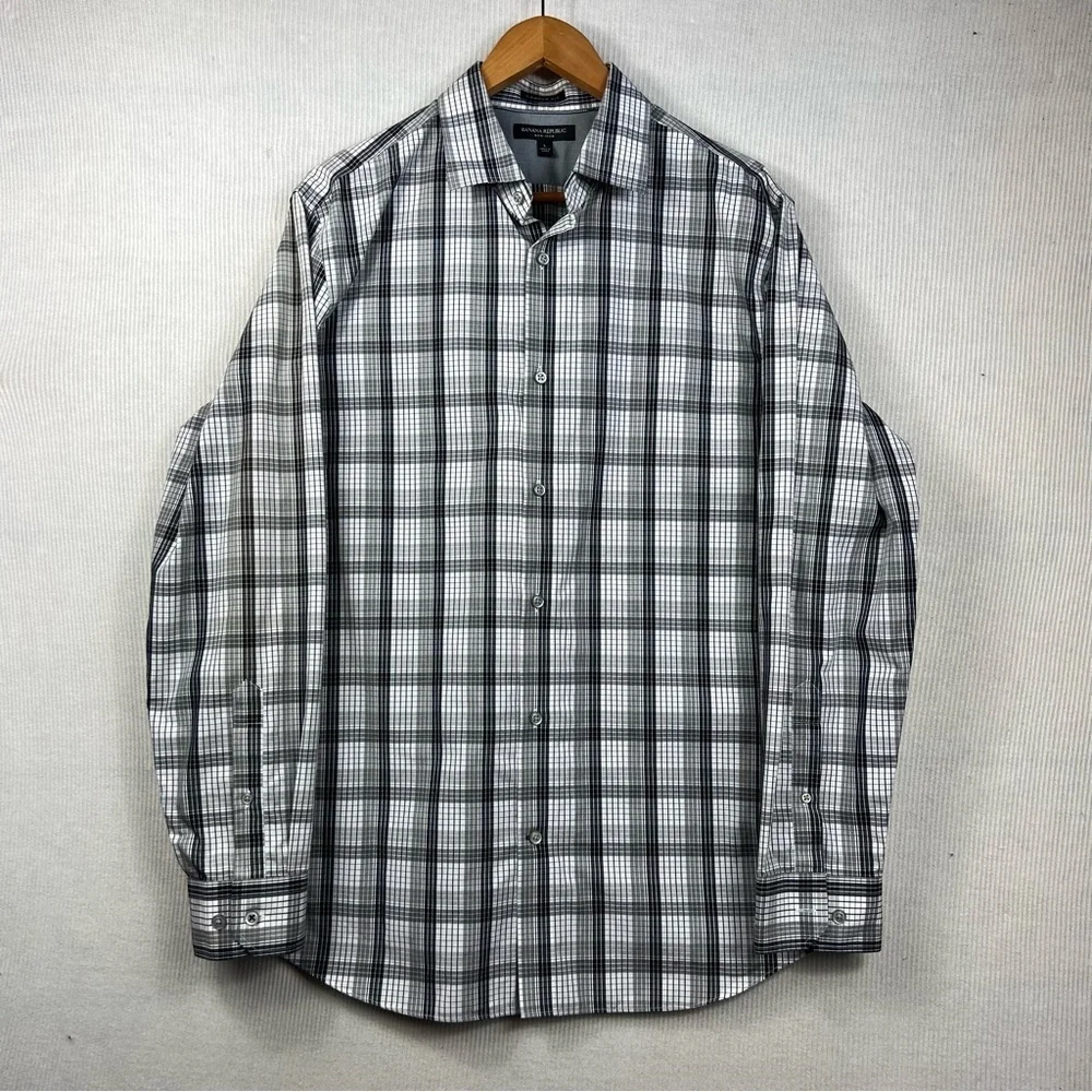 Banana Republic Men’s Large Camden Fit Non-Iron Button Front Shirt Checkered